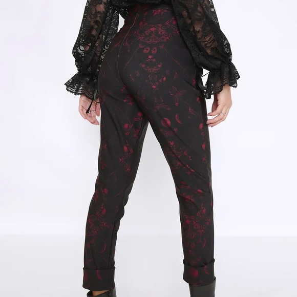 Blackmilk “DEAD PRETTY RED CUFFED PANTS” SKULLS Size Medium M NWT - Picture 14 of 16